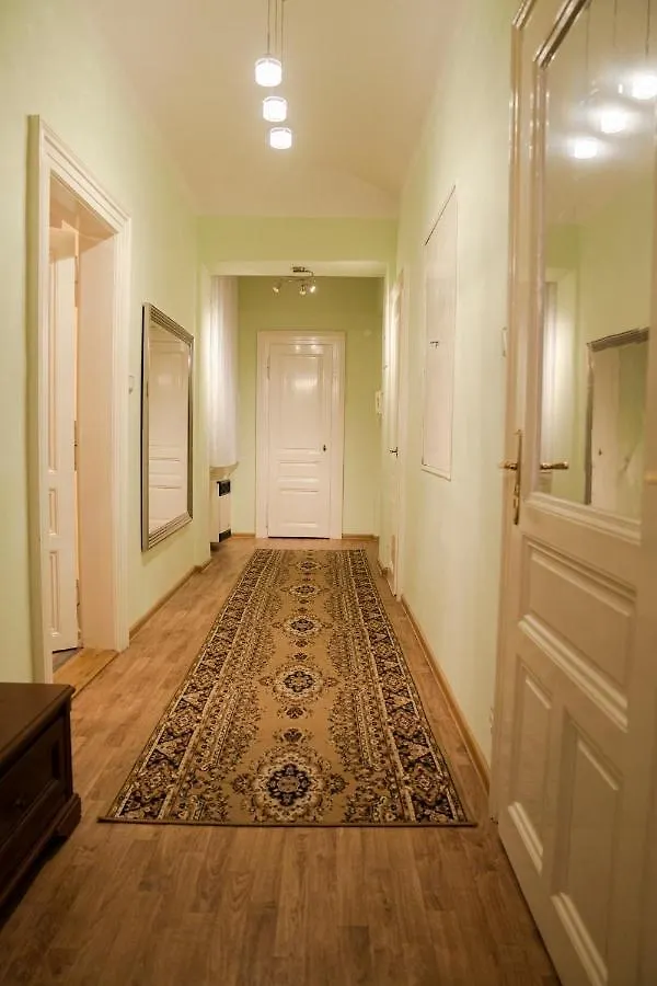 Helen Homestay Vaclavske Namesti Prague Apartment