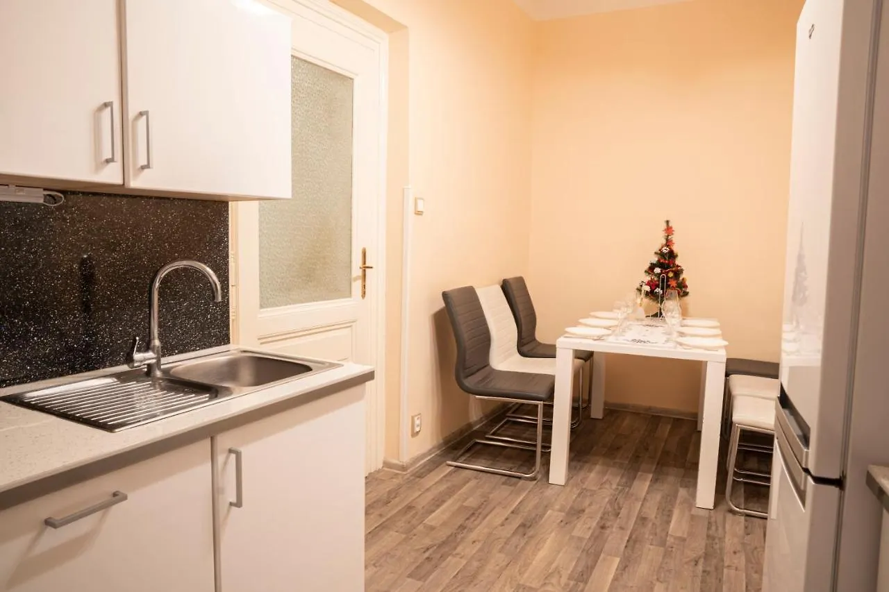 Helen Homestay Vaclavske Namesti Prague 0*,  Czech Republic