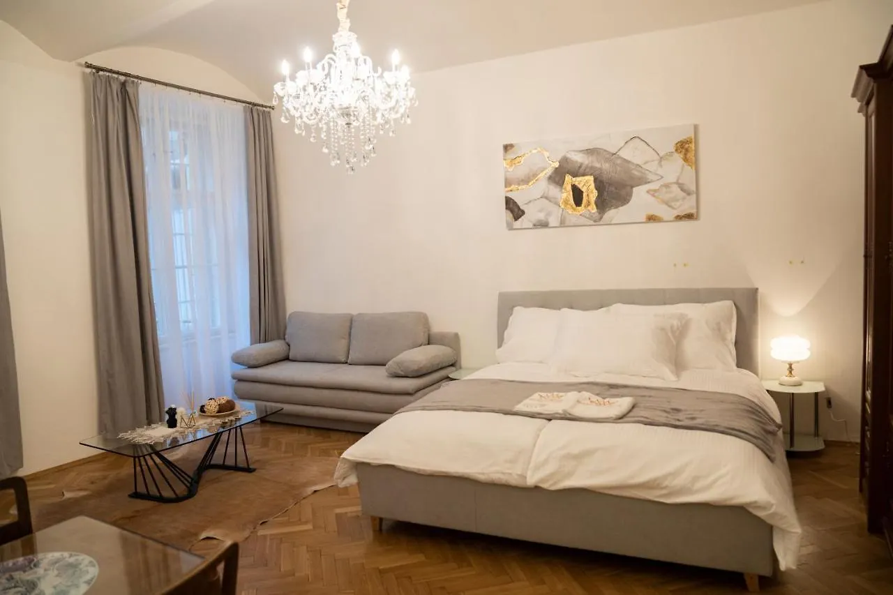 Helen Homestay Vaclavske Namesti Prague Apartment